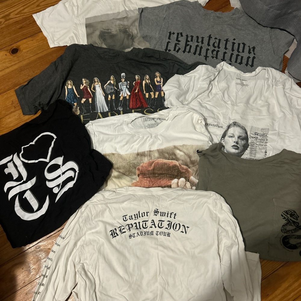 Taylor Swift merch bundle!!!